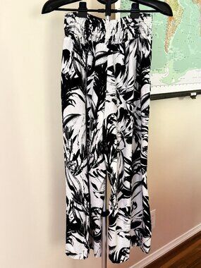 TAHARI Black and White Palazzo Linen/Viscose Leaf Patten Cropped Pants Large